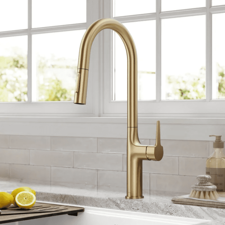How to pick the right faucet for your kitchen sink - Posh|Chic|Cool