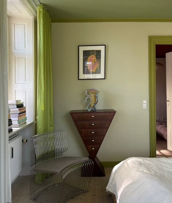 What Colors Go With Sage Green in a Bedroom? 8 Architect-Approved Combinations